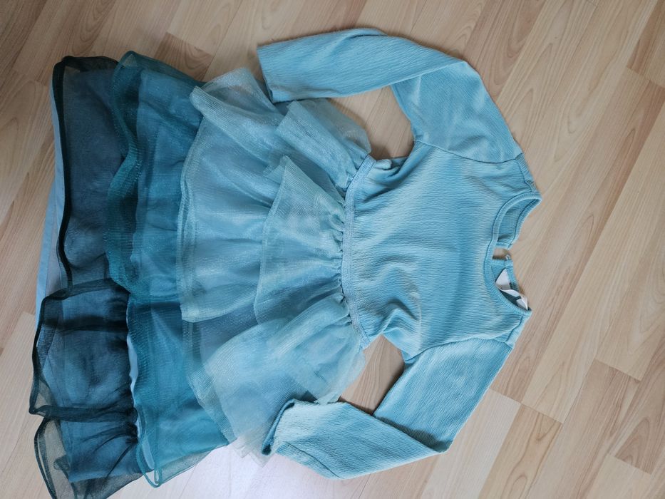 Lot rochite tutu H&M 4-6 ani