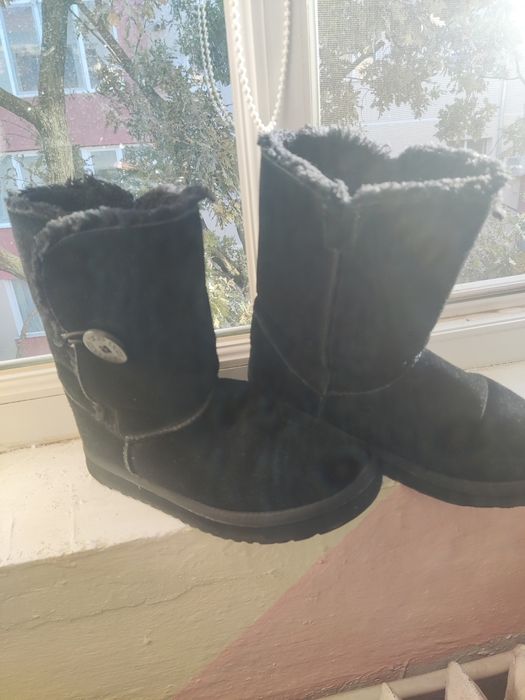 Vând cizme UGG Australia mărime 36