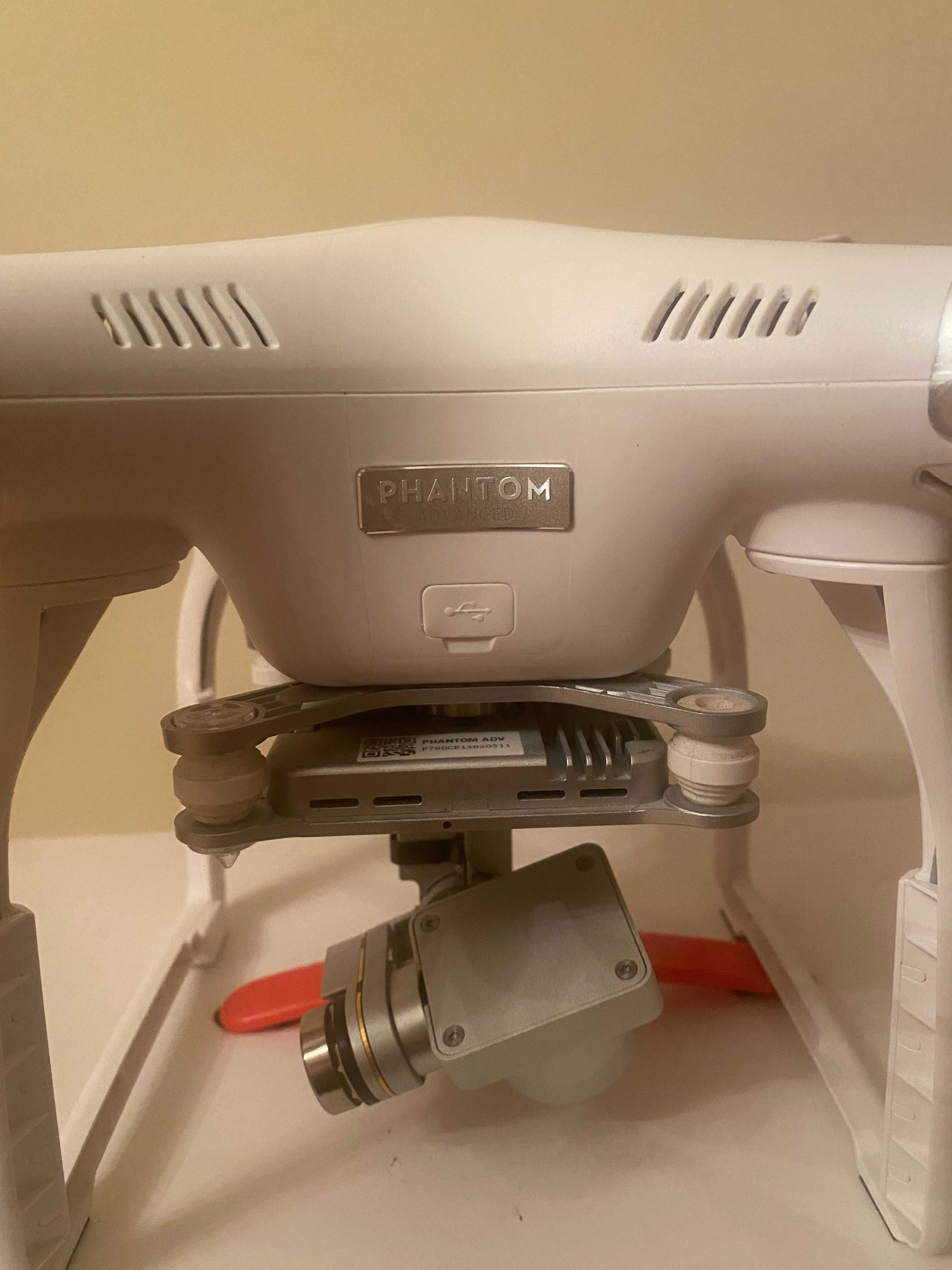 Квадрокоптер DJI PHANTOM 3 Advanced