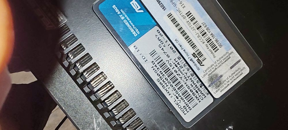 Asus NX90S Laptop 18