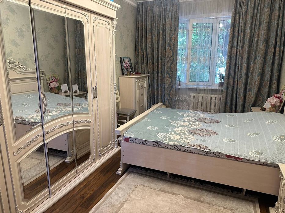 Юнусабад 2 комнатная по линии метро
