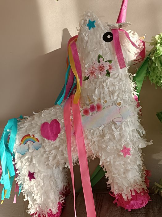 Пинята пони еднорог и динозавър