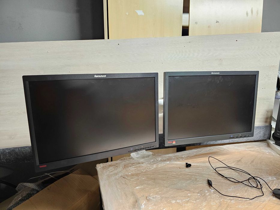 Сет Монитори Lenovo 2 броя LT2252 LED + стойка за два монитора