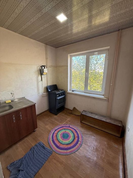 1 xonali kvartira sotiladi