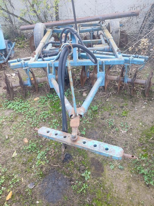 Tractor 445 cu utilajele