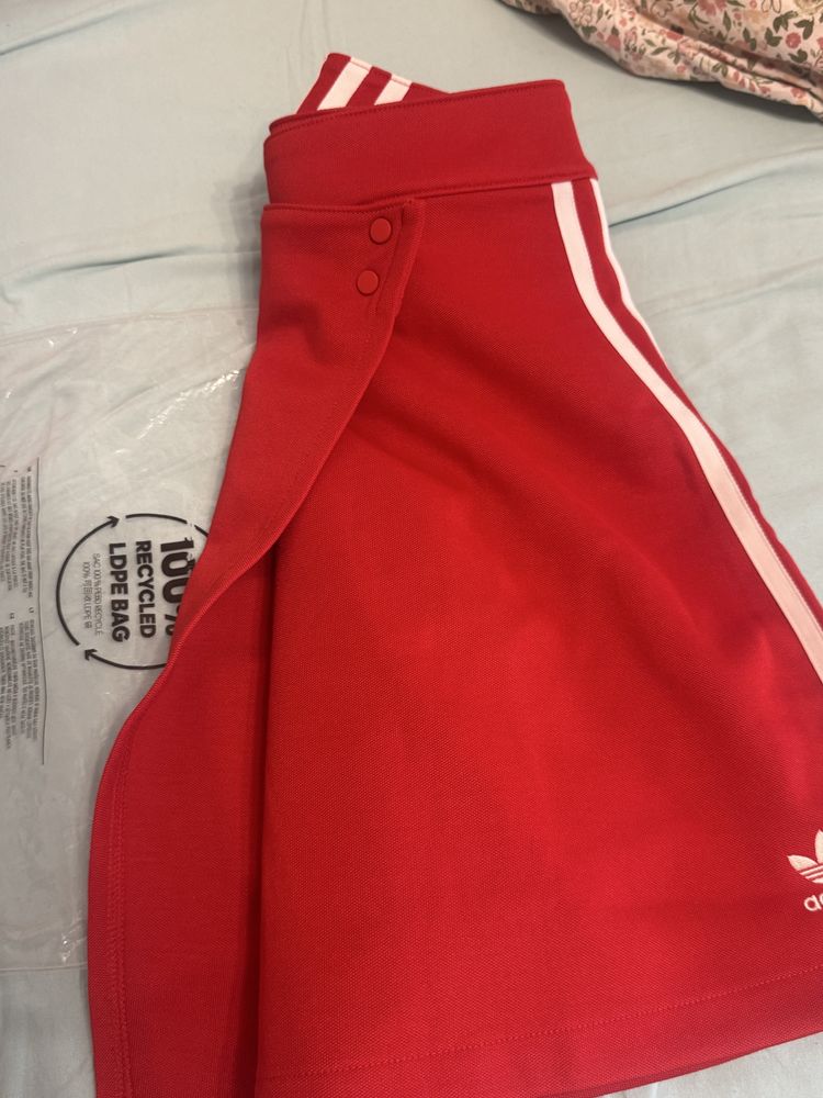 Fusta Adidas culoare rosu