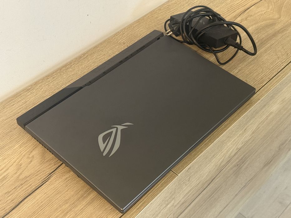 Laptop Gaming Asus ROG Strix G713IE