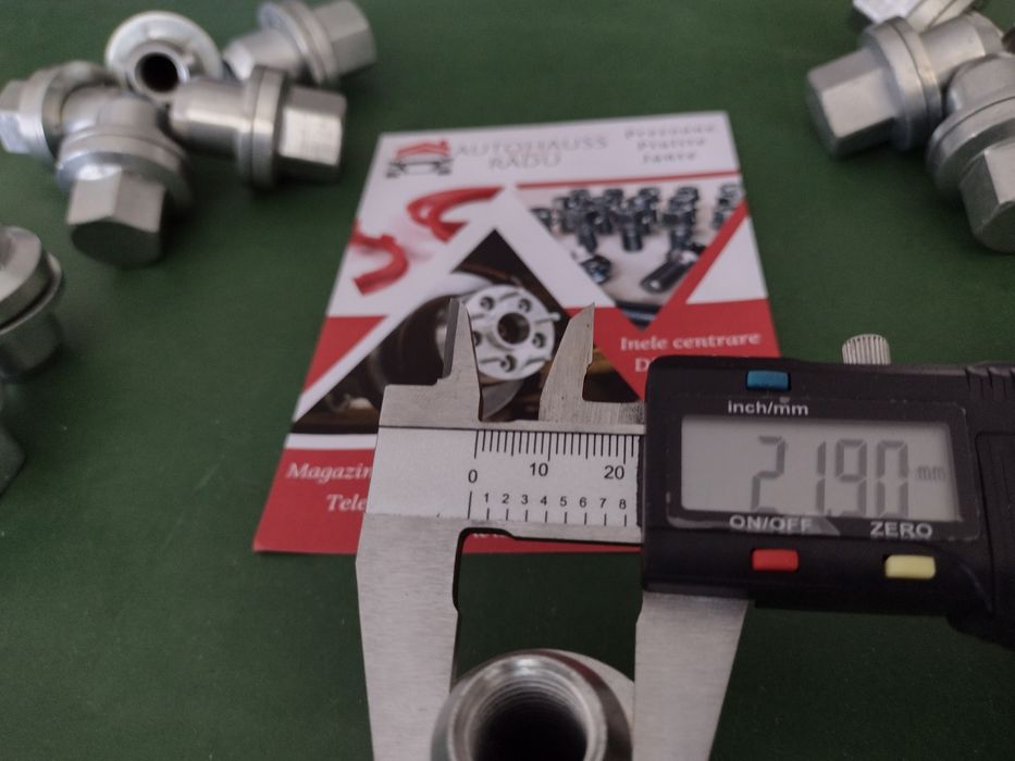 Piulite  Land Rover  - pline  M14 x 1.5 cheie 22