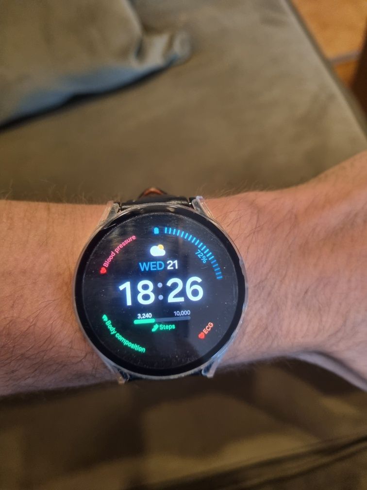Samsung Galaxy Watch 4 Bluetooth 44mm с пеотектор