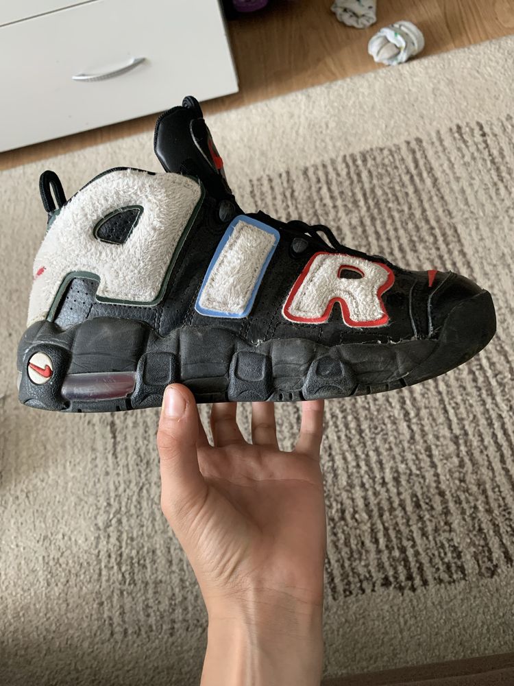 Vand nike uptempo sau schimb