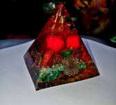 Piramida 3 mere roșii, 15 cm x 14cm , orgon handmade