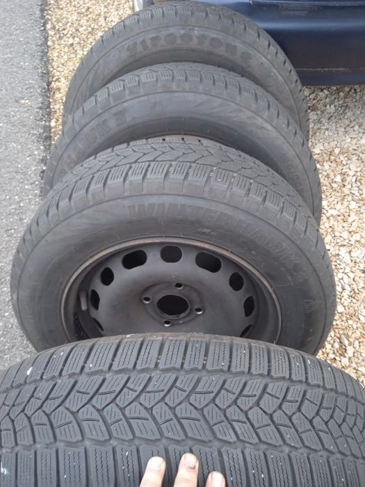 Джанти за Citroen и Peugeot 6x15 без гуми се продават.