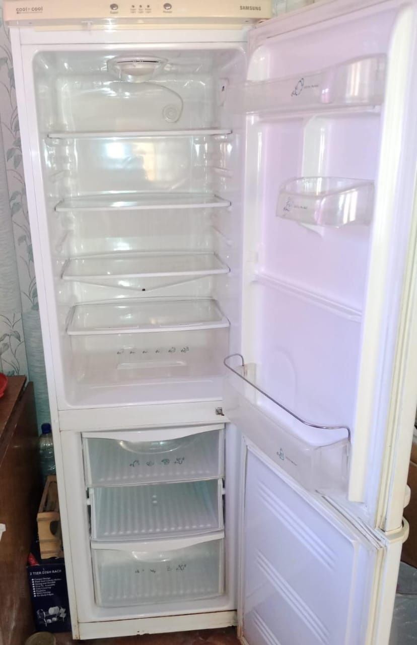 Продам холодильник