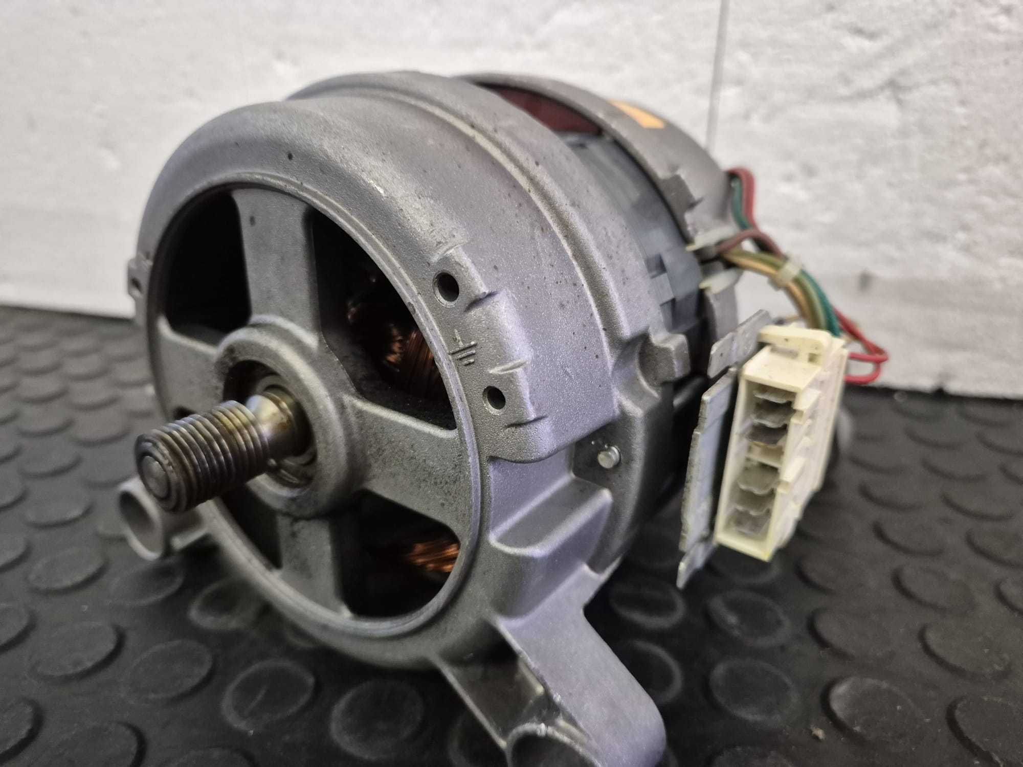 Motor masina de spalat Indesit ax scurt ACC 20584 / R34