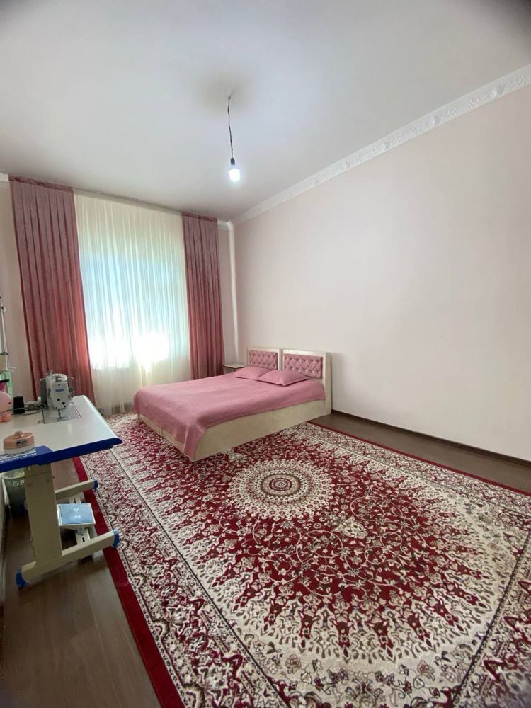Yangi xayot tumani 6 sotx kotejd sotiladi ( chortoq maxalla) 160000$