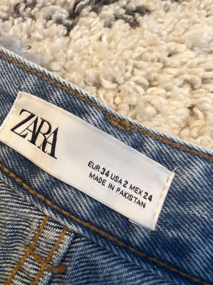 Pantaloni scurti de blug Zara