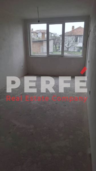 Продава се Тристаен апартамент в Бургас, Меден рудник - зона А - 77 кв.м за 1299 €/кв.м - Снимка #1