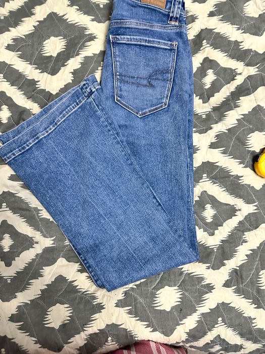 Джинсы American Eagle, Uniqlo