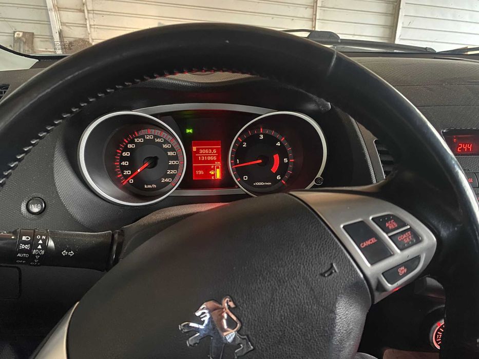 Peugeot SUV 4x4 7 locuri km 132000