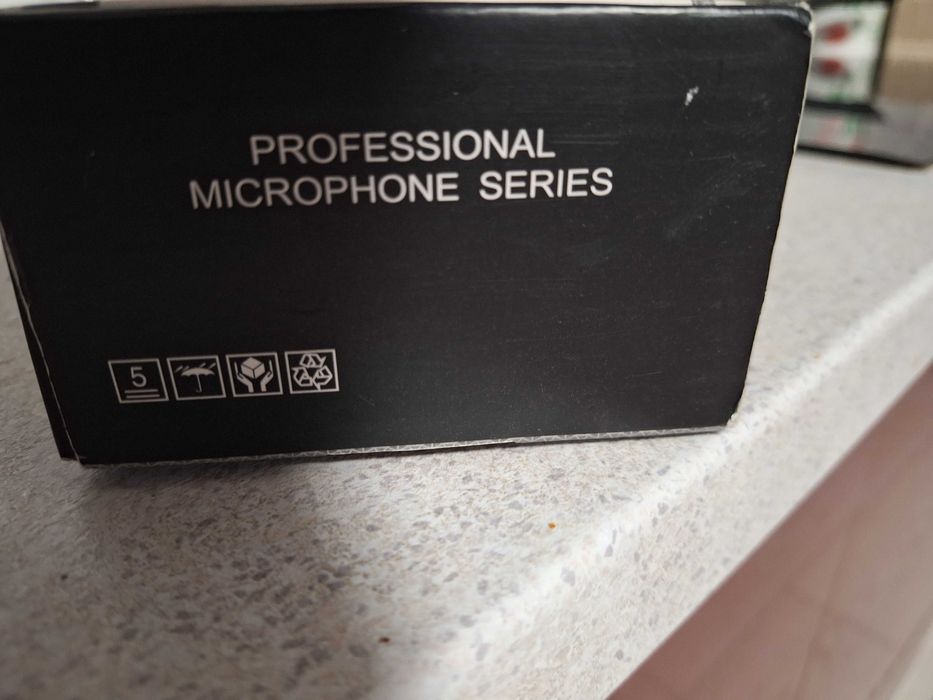 Microfon cu fir SF-21