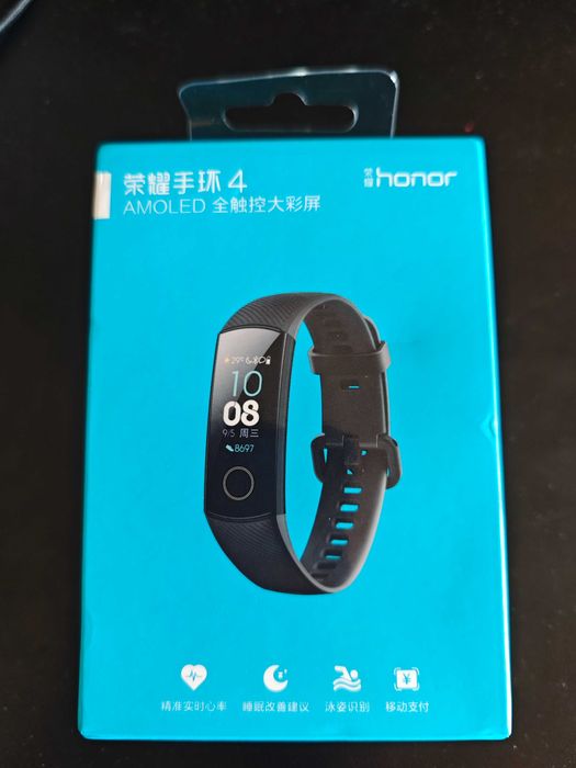 Продавам фитнес гривна Huawei Honor band 4