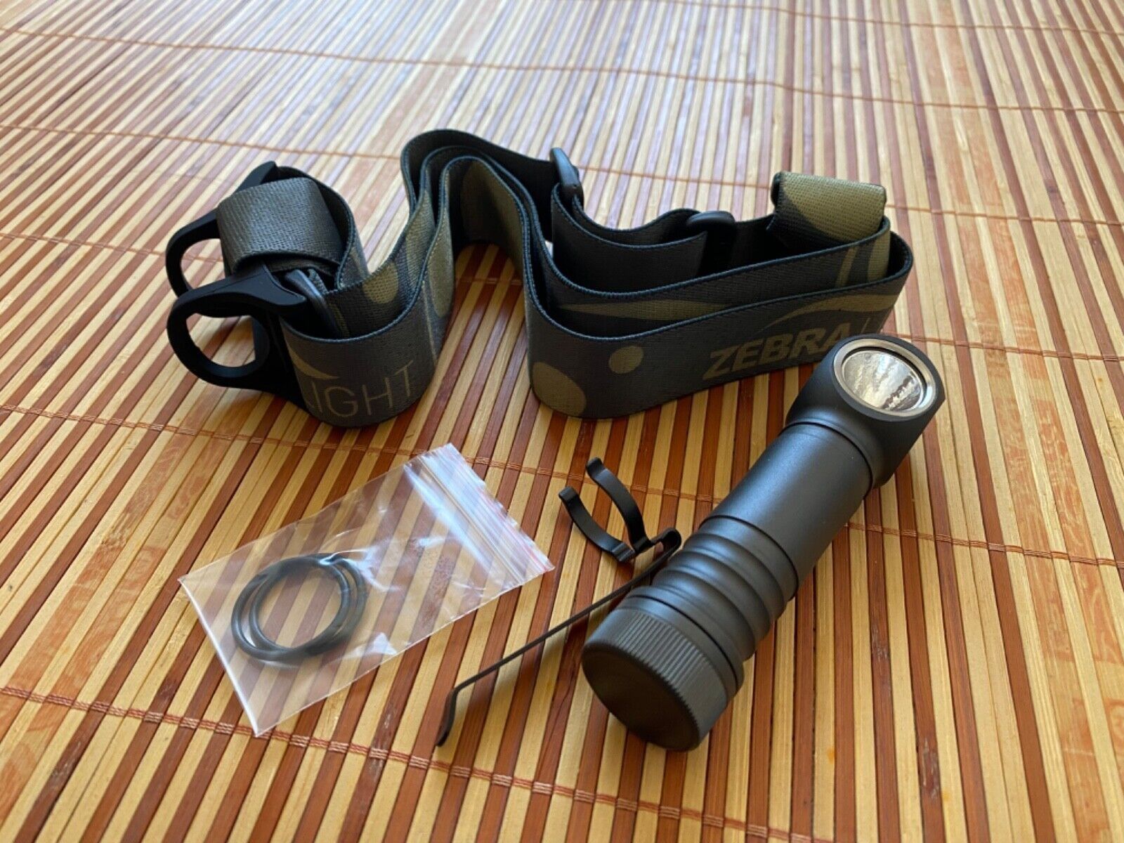 Zebralight фонарик налобный.