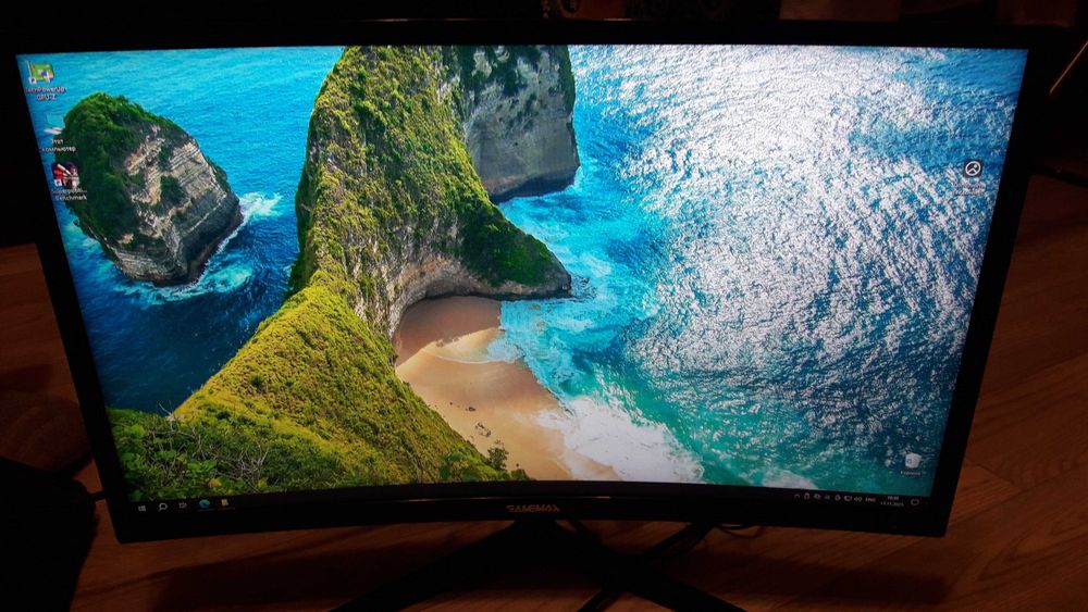 Монитор 144 Герца, изогнутый