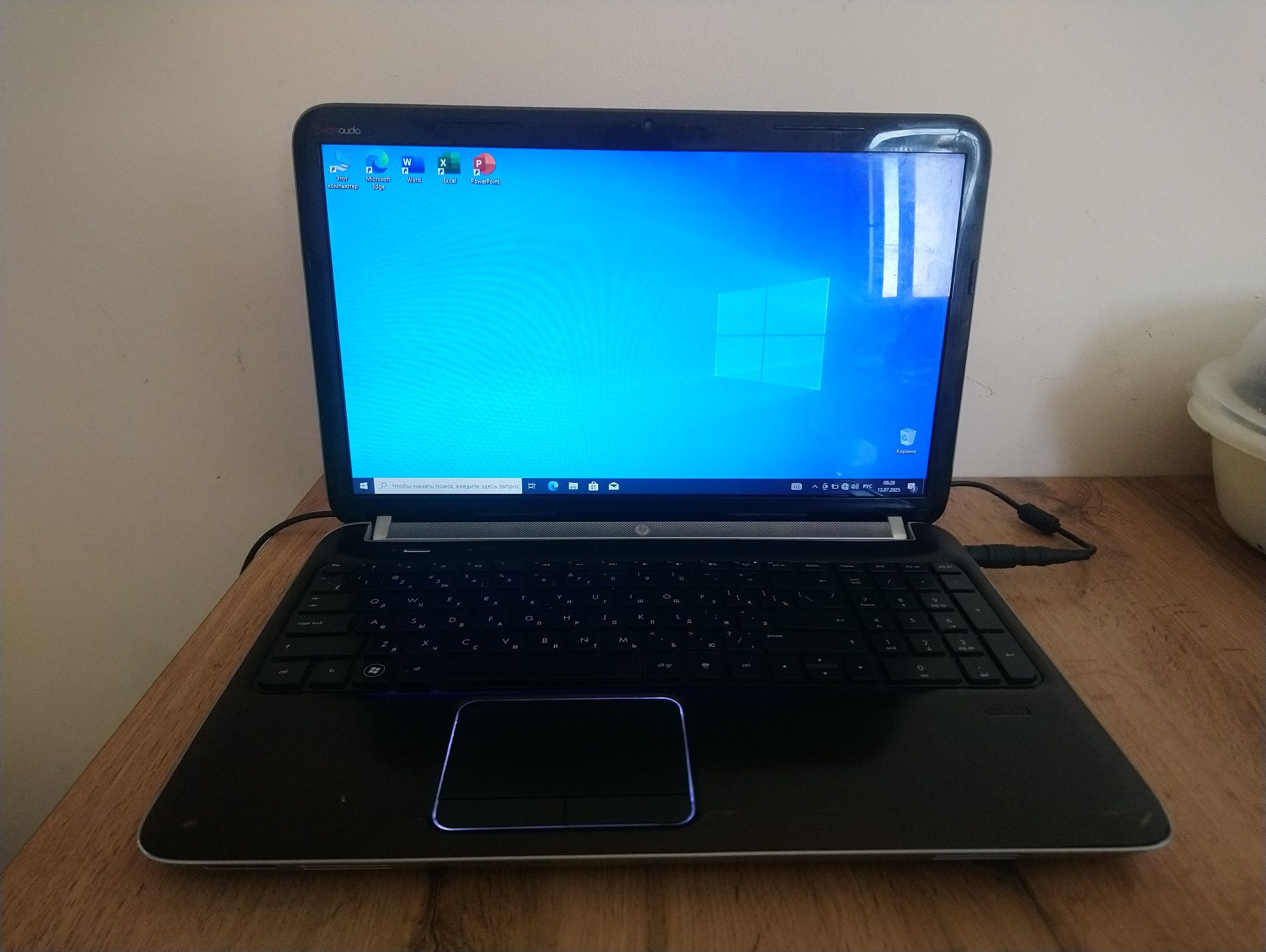 Ноутбук HP DV-6 AMD A8- 3530MX  в хорошем состоянии