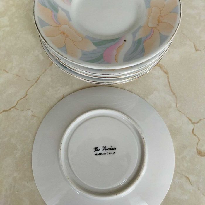 Набор посуды фирмы Torix ,новые касушки ,оригинальные салатницы.