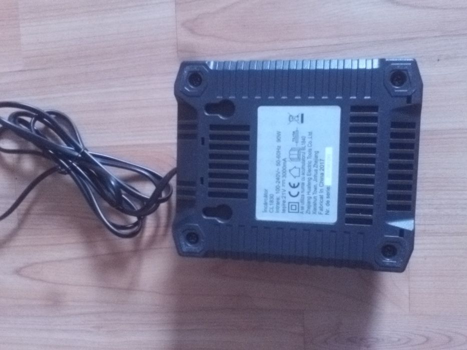 Încărcător hitek 21v 3000mA