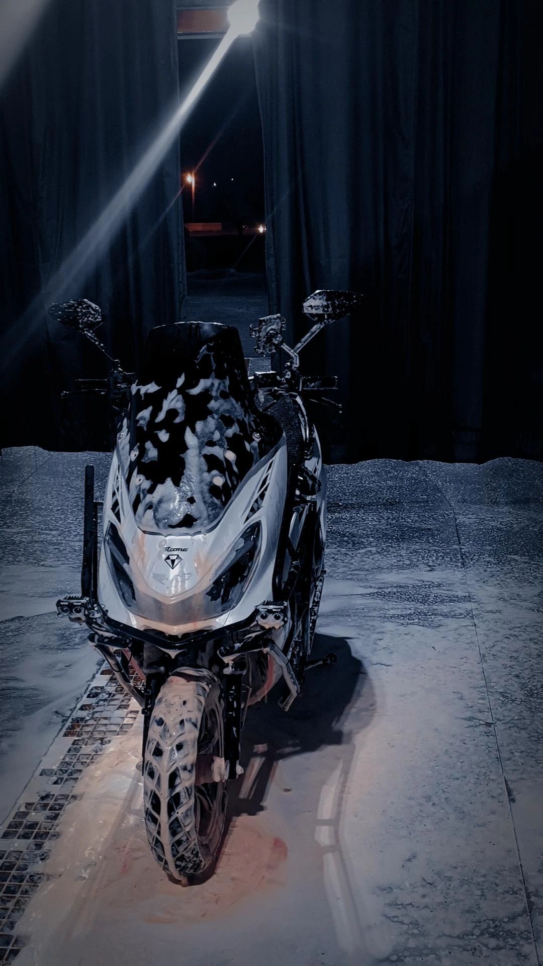 Tiger sukuter sotiladi