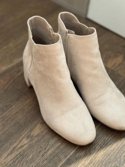 Дамски боти Tamaris – бежови, естествен велур