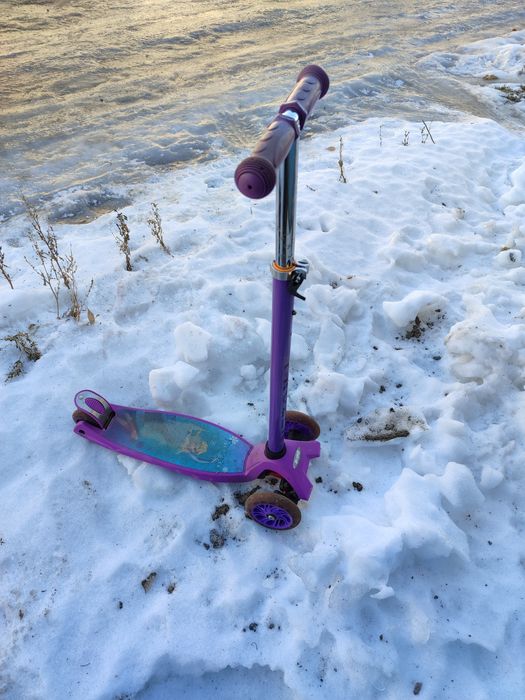 Самокат для девочки 2-6 года