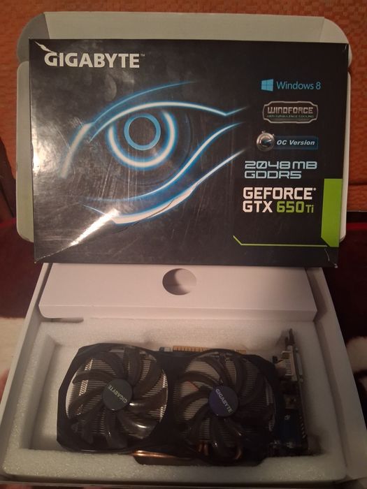 Vand placa video geforce gtx 650 ti