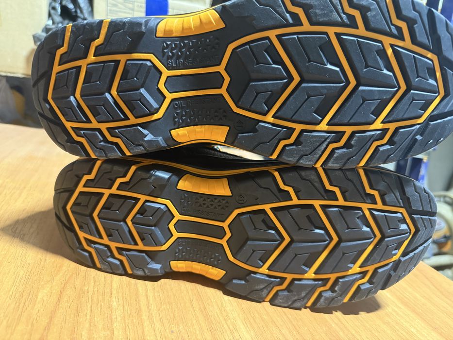 Зимняя спец обувь