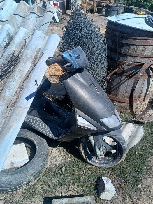 Vând scuter Aprilia sr50