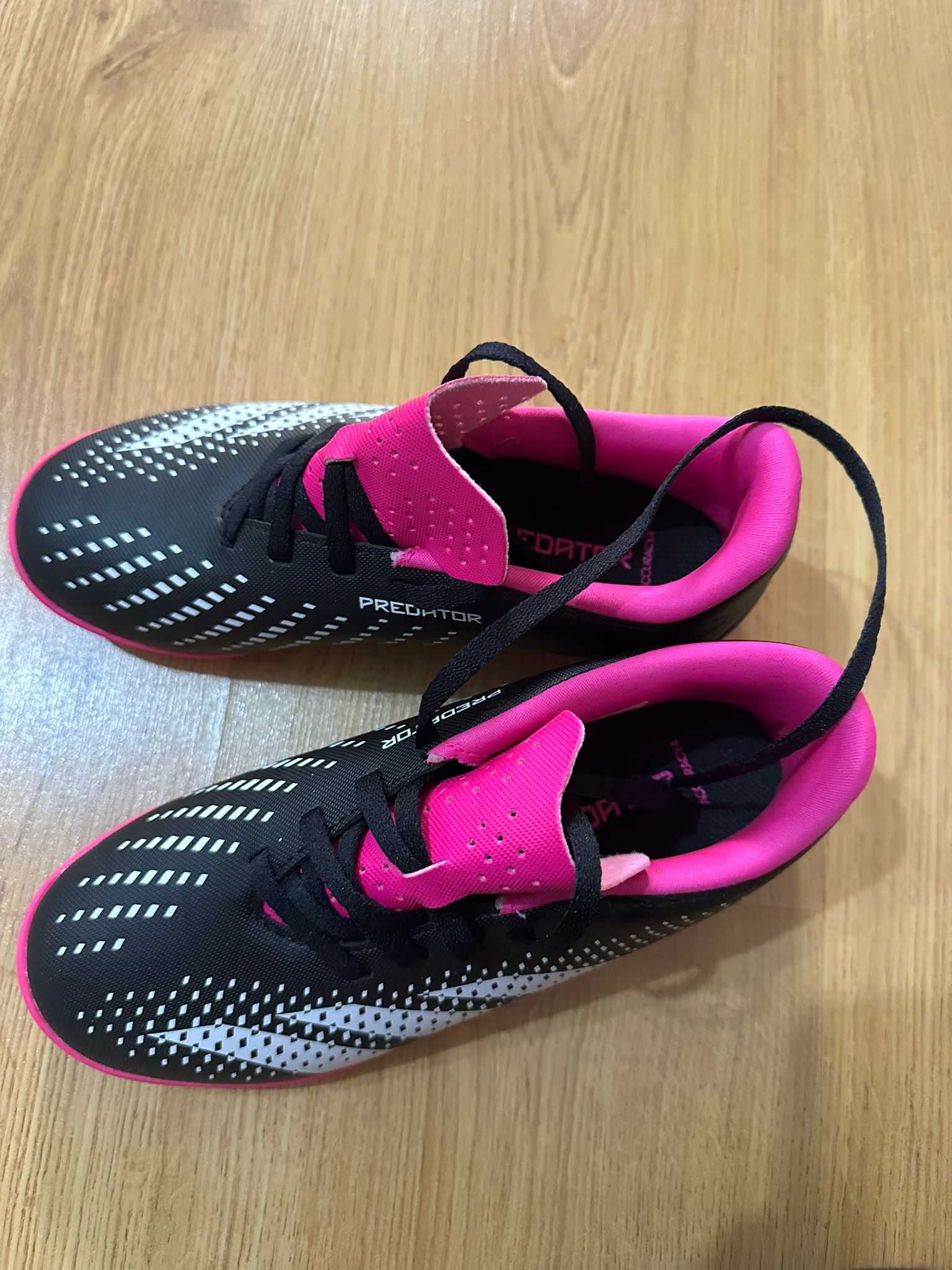Adidas Predator pentru fete