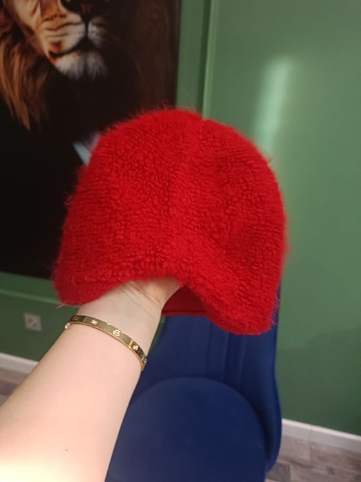 Продам шапку женскую