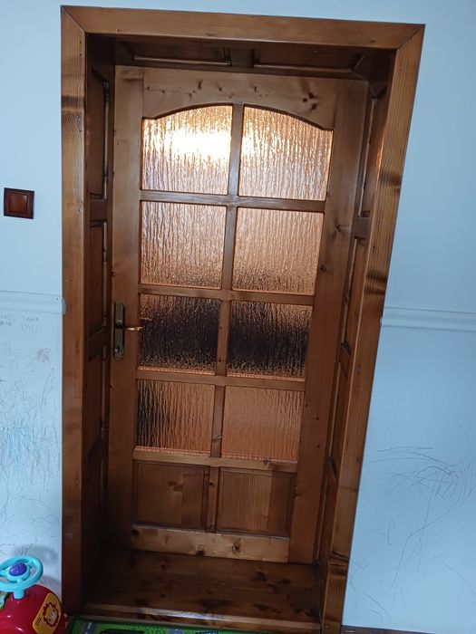 Usa interior lemn masiv