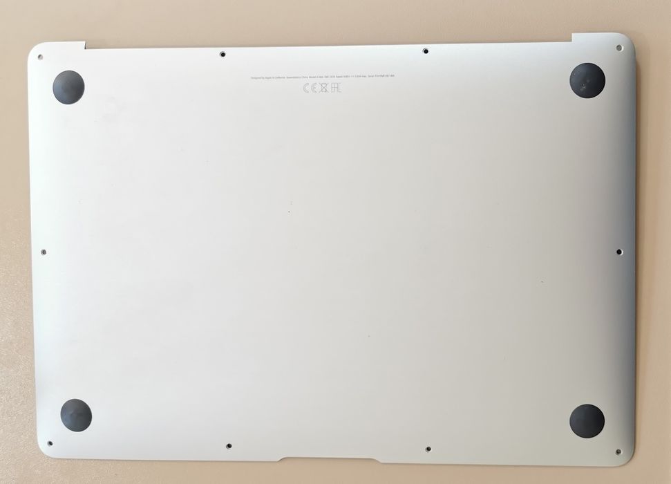 Dezmembrez MacBook air a 1466 i. 5 an 2017