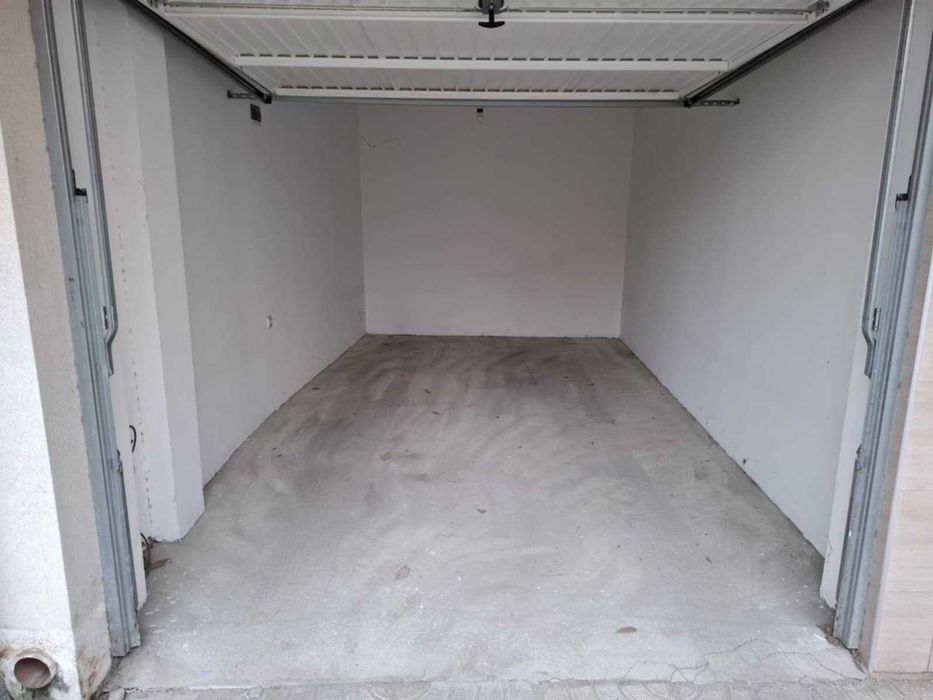 Гараж под наем Гранд Мол Варна