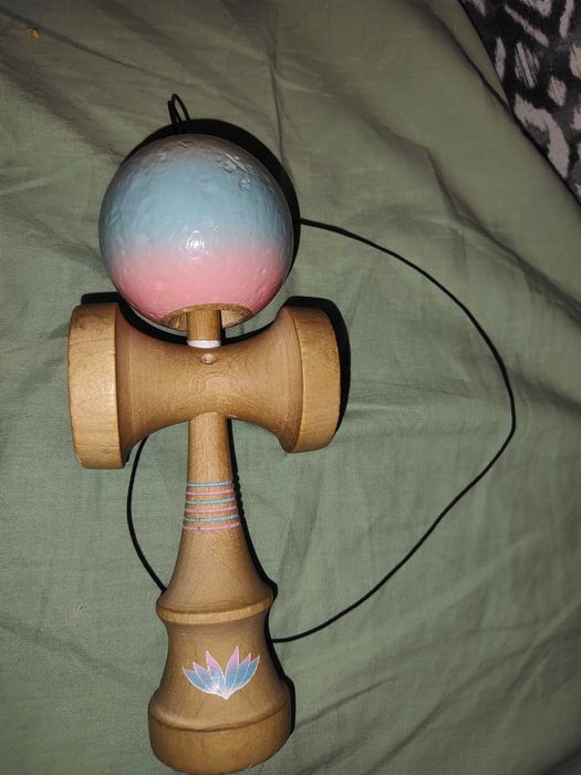 Kendama ryoga pro model lotus Spike tocit sticky clear
