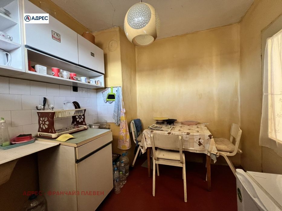 Продава се Двустаен апартамент в Ловеч, Център - 58 кв.м за 630 €/кв.м - Снимка #2