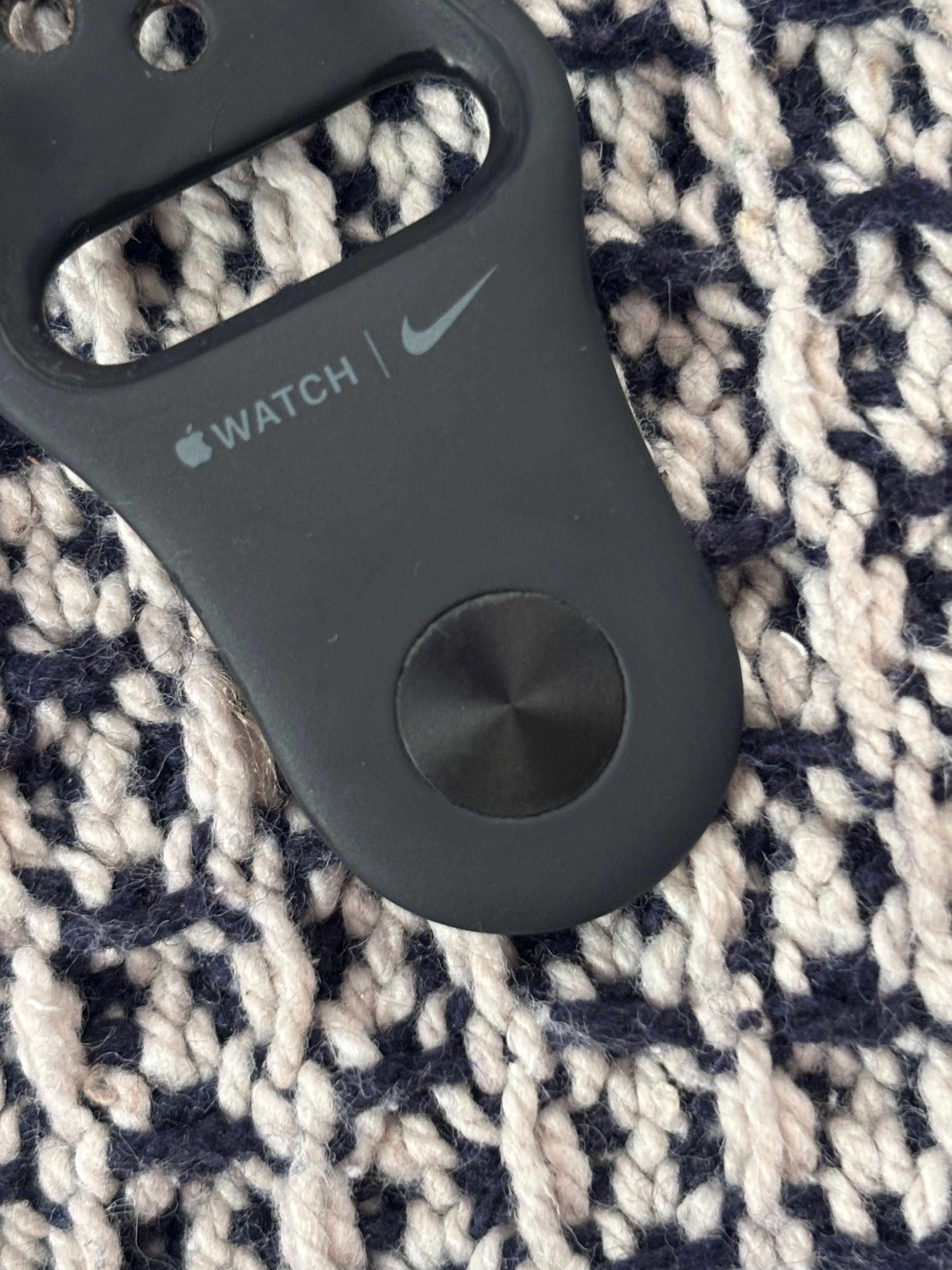 Apple Watch SE Gen 1 Nike edition – 40mm