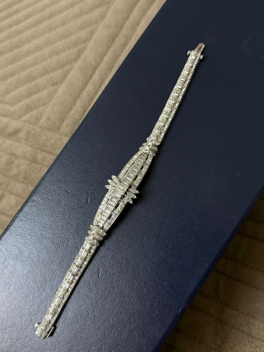 Продам или обменяю.королевский платинов.цельн.брил.браслет.40.млн.тг.