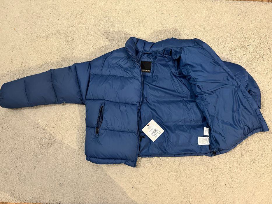 De vanzare 2 geci Tommy Hilfiger (Napapijri , Calvin Klein )
