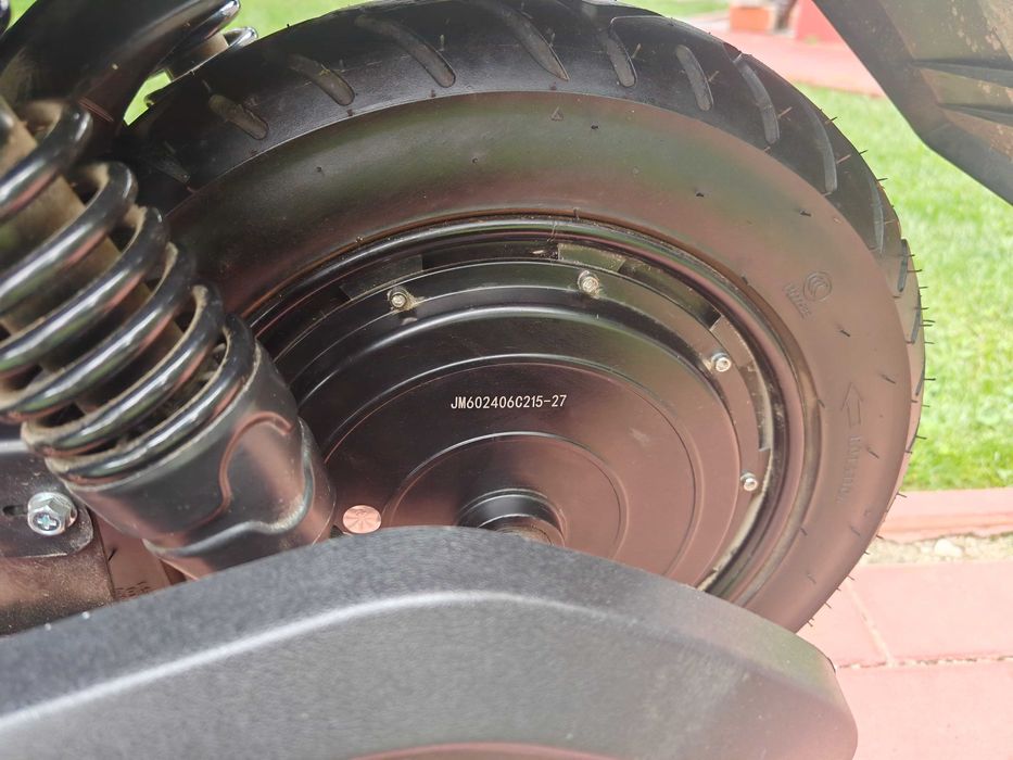Scuter electric 25 km/h