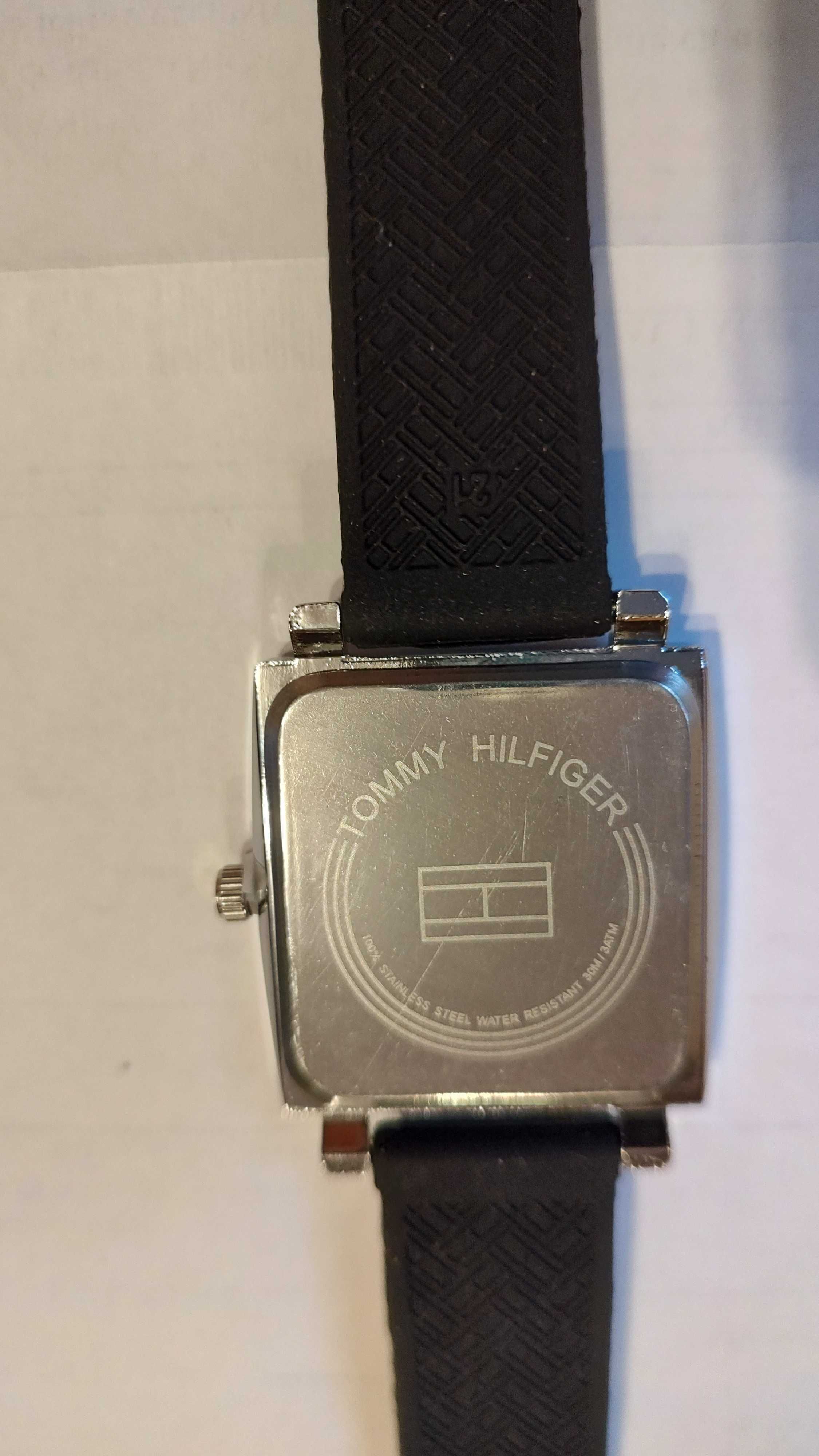 Ceas bărbătesc cu logo Tommy Hilfiger