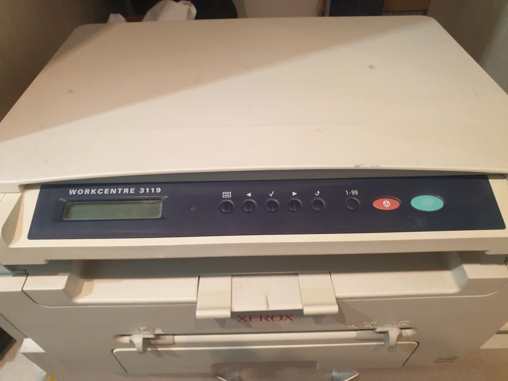 Продам принтер Xerox в отличном  состоянии