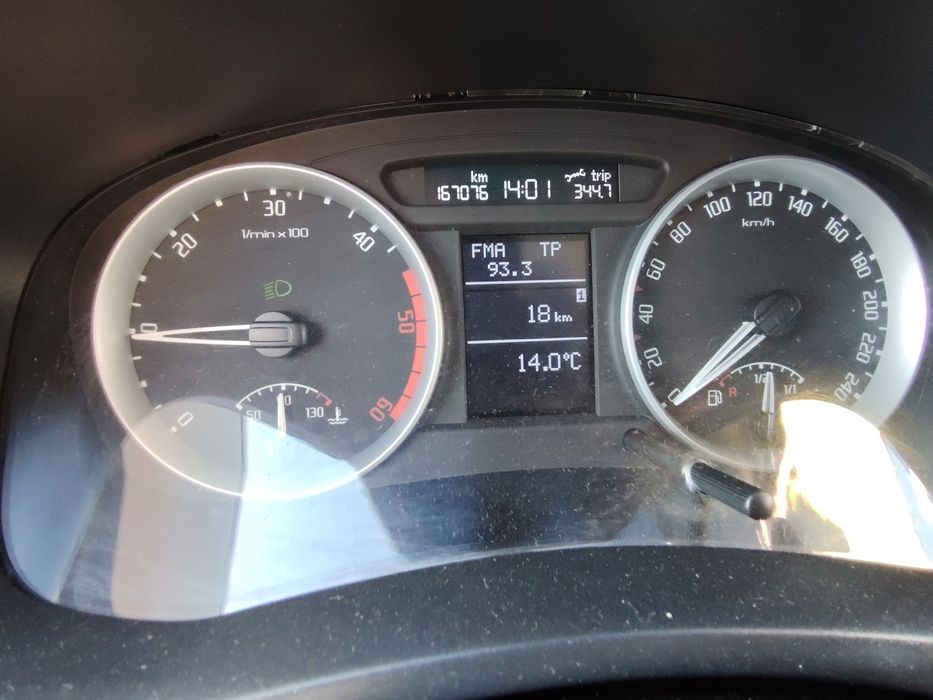 Vând Skoda Fabia